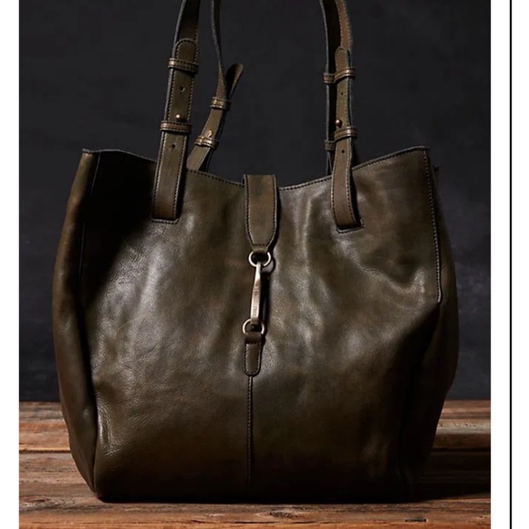We The Free - Echo Leather Tote
Brand new - Picture 14 of 16